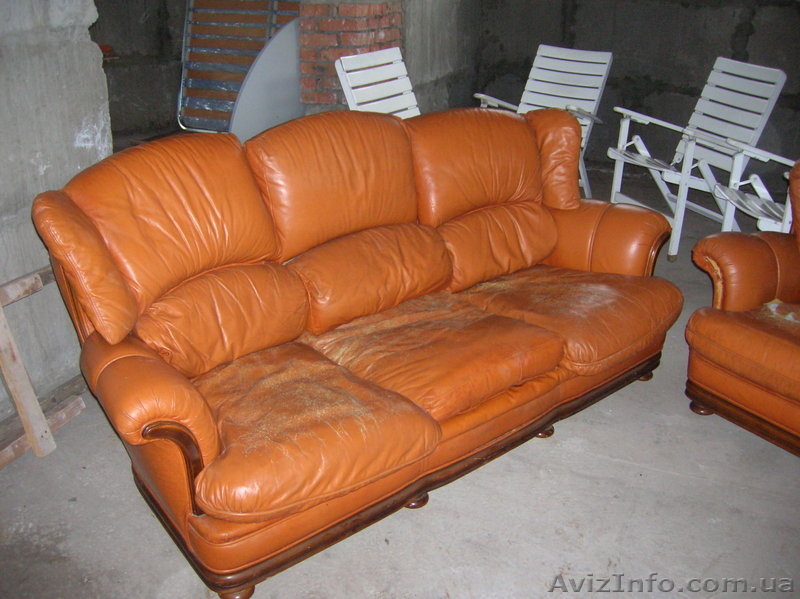 диваны и два кресла  настаящая кожа  нужна немнога реставрировать  4500 гр  063) - <ro>Изображение</ro><ru>Изображение</ru> #2, <ru>Объявление</ru> #238627