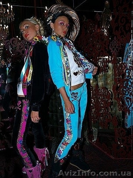 Костюм из велюра с венком и платочными вставками в стиле Лурдес, Матрешка - <ro>Изображение</ro><ru>Изображение</ru> #2, <ru>Объявление</ru> #913145