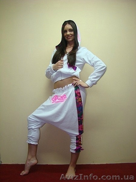 Костюм из велюра с платочными вставками (кофта + юбка/штаны) в стиле Лурдес - <ro>Изображение</ro><ru>Изображение</ru> #1, <ru>Объявление</ru> #913149