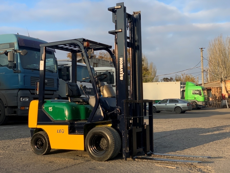 Вилочный автопогрузчик/автонавантажувач Komatsu на спарке - <ro>Изображение</ro><ru>Изображение</ru> #1, <ru>Объявление</ru> #1697979