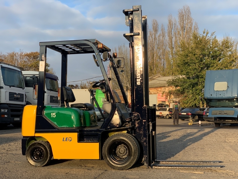 Вилочный автопогрузчик/автонавантажувач Komatsu на спарке - <ro>Изображение</ro><ru>Изображение</ru> #2, <ru>Объявление</ru> #1697979