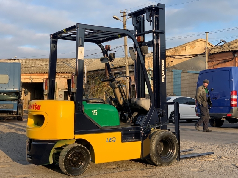 Вилочный автопогрузчик/автонавантажувач Komatsu на спарке - <ro>Изображение</ro><ru>Изображение</ru> #3, <ru>Объявление</ru> #1697979