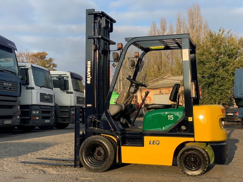 Вилочный автопогрузчик/автонавантажувач Komatsu на спарке - <ro>Изображение</ro><ru>Изображение</ru> #5, <ru>Объявление</ru> #1697979